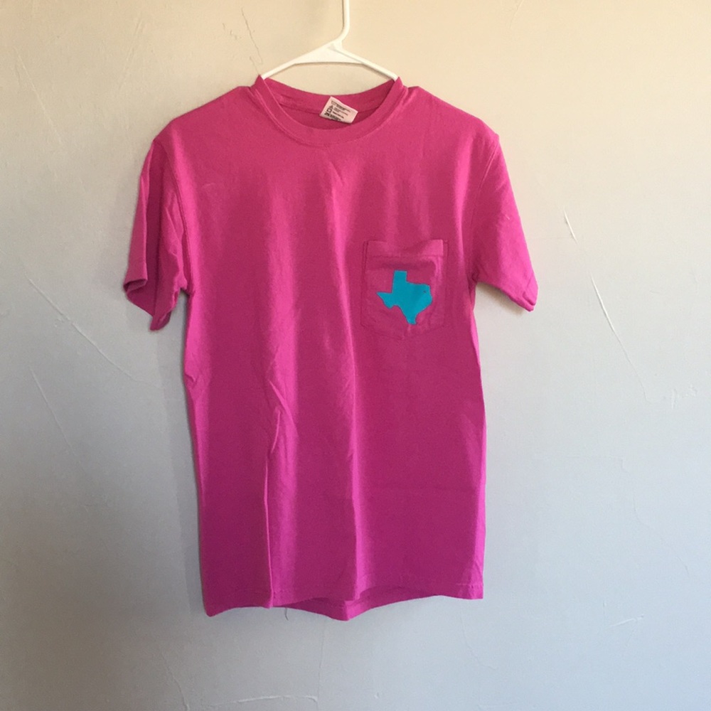 “Born and Raised” Comfort Colors Tee! Size S.